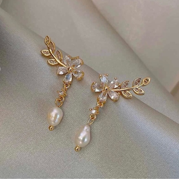 Crystal Flower Drop Earrings - Picture 4 of 4